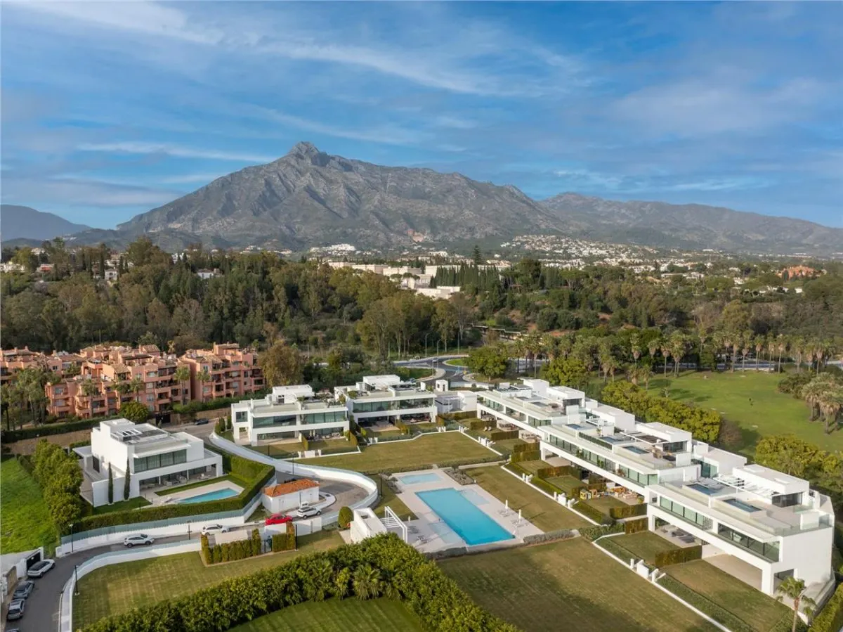 Contemporary Mediterranean Villa 75 — Sierra Blanca, Marbella view 2