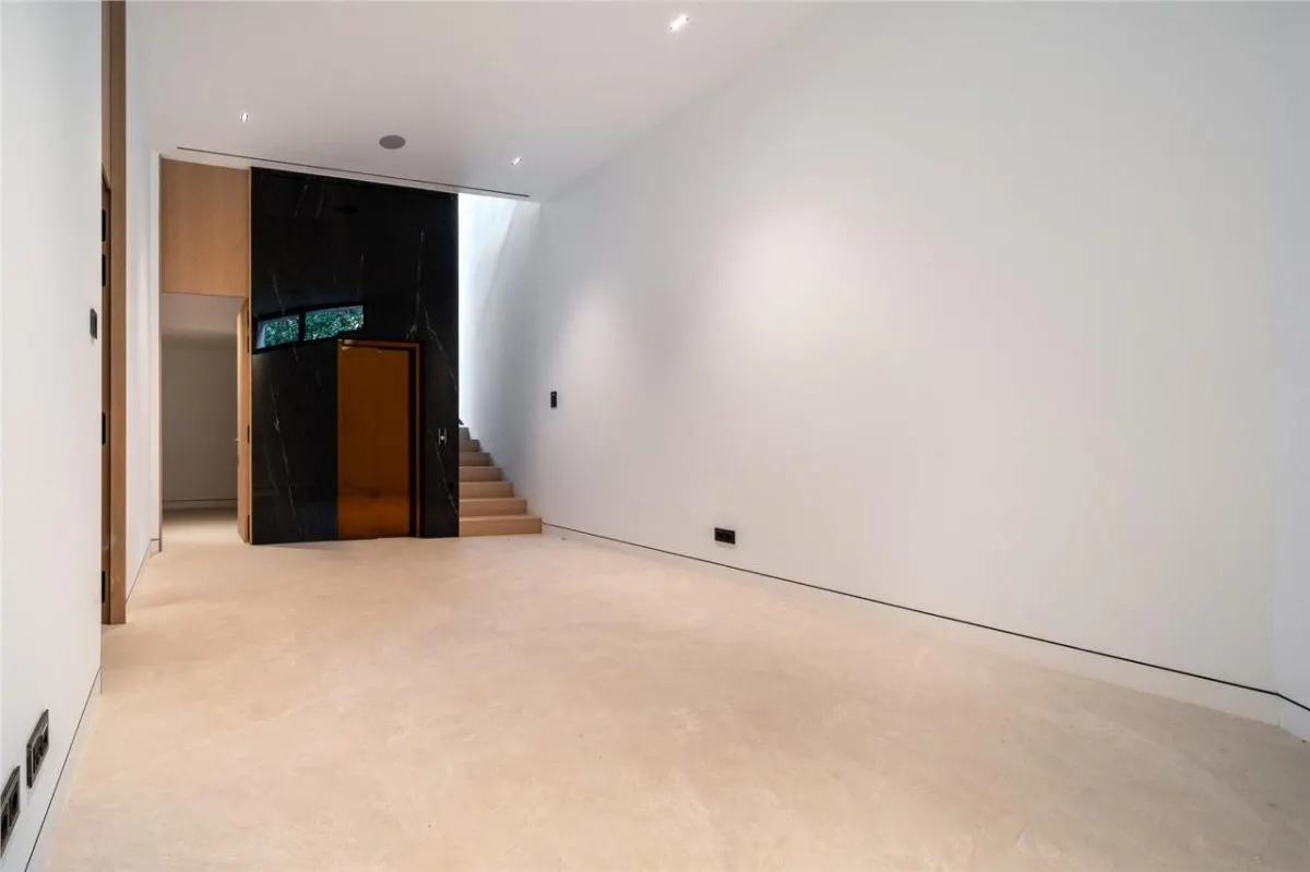 Contemporary Mediterranean Villa 75 — Sierra Blanca, Marbella view 12