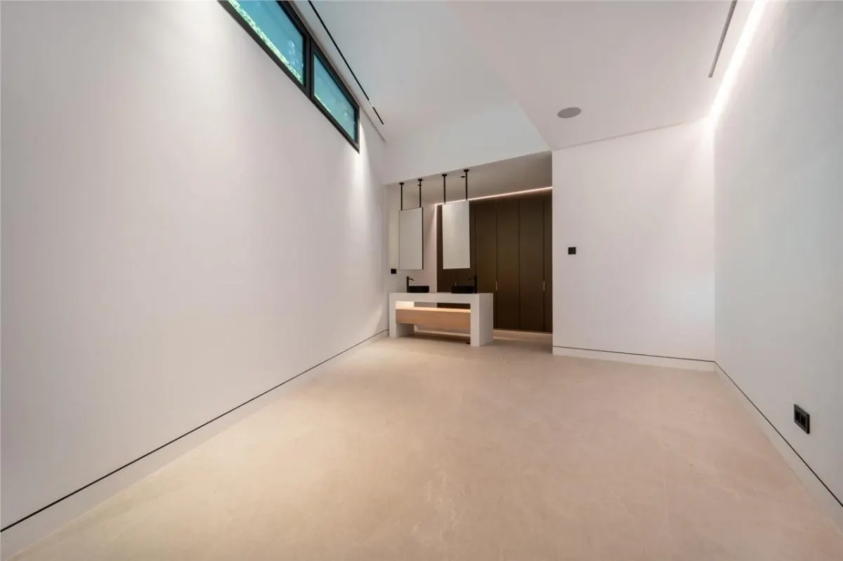 Contemporary Mediterranean Villa 75 — Sierra Blanca, Marbella view 14