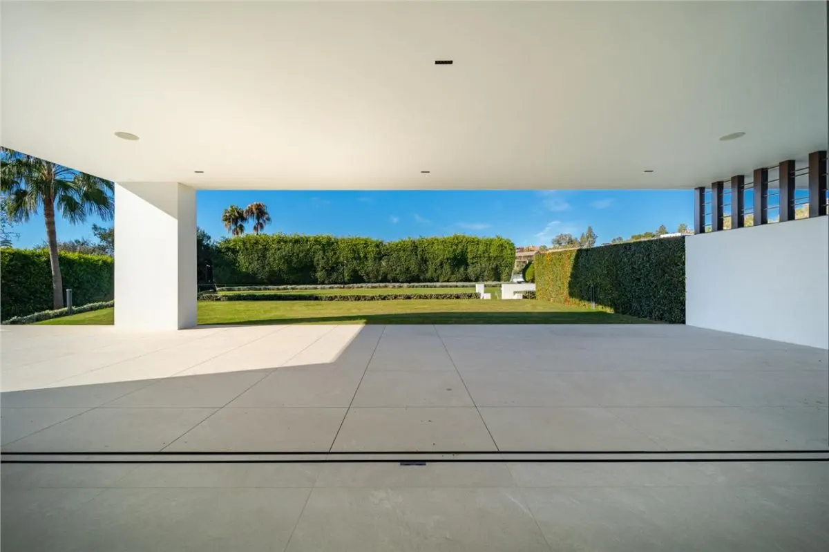 Contemporary Mediterranean Villa 75 — Sierra Blanca, Marbella view 6