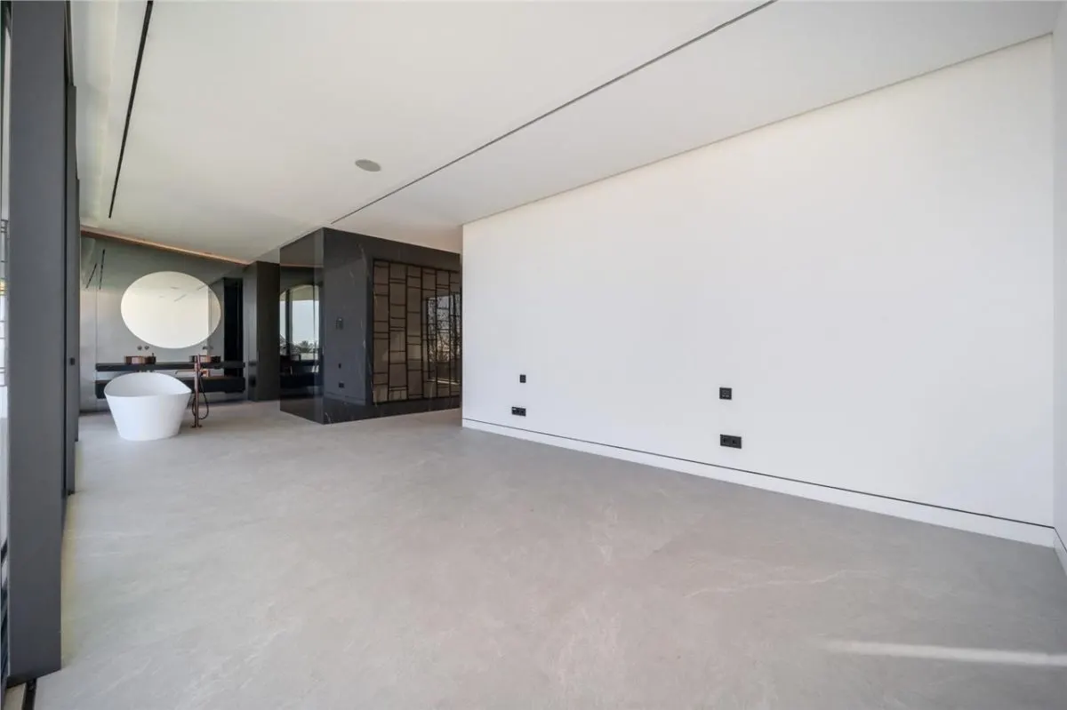Contemporary Mediterranean Villa 75 — Sierra Blanca, Marbella view 8