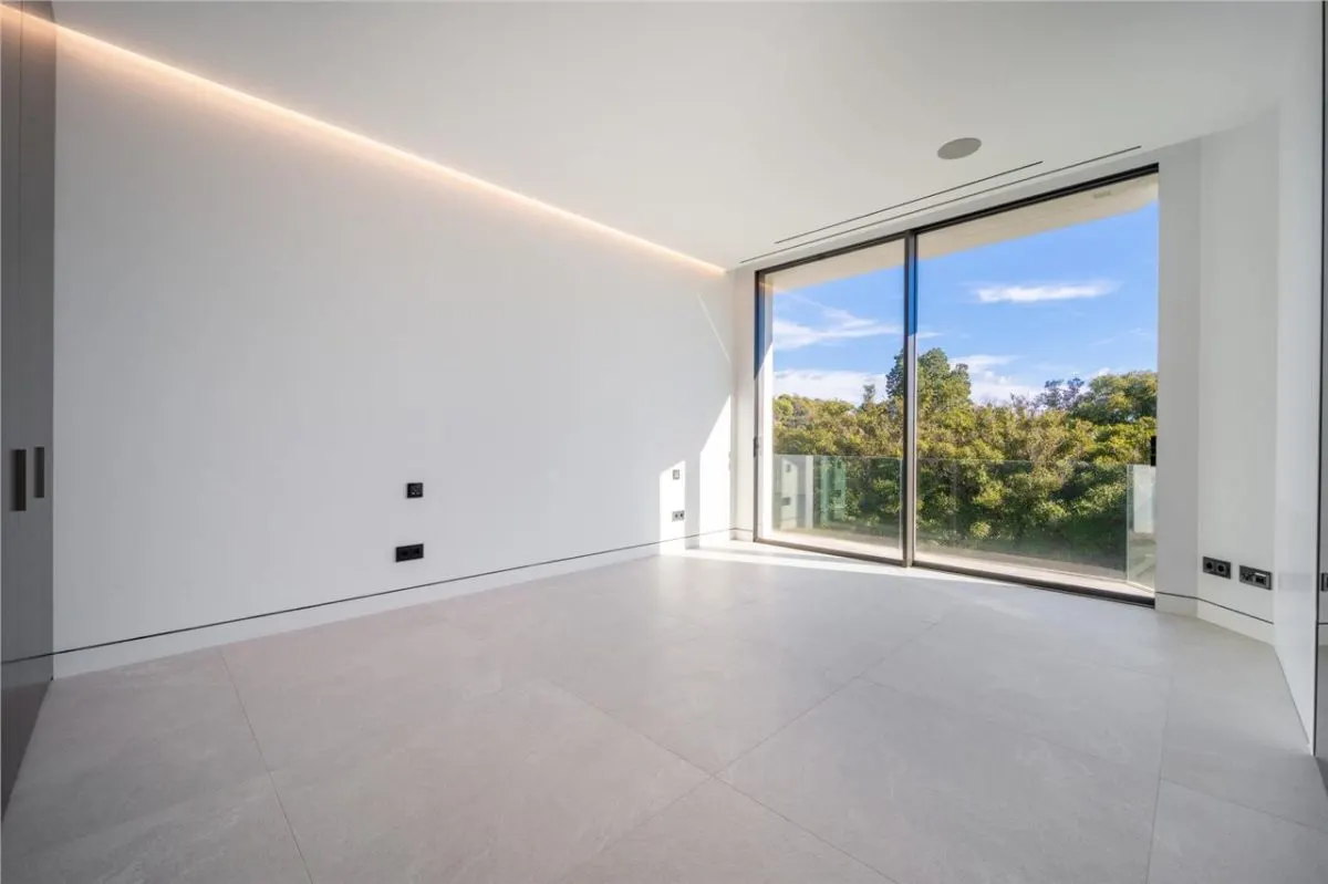 Contemporary Mediterranean Villa 75 — Sierra Blanca, Marbella view 10